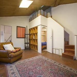 https://top-location-lucca.it-tuscanyhotel.com